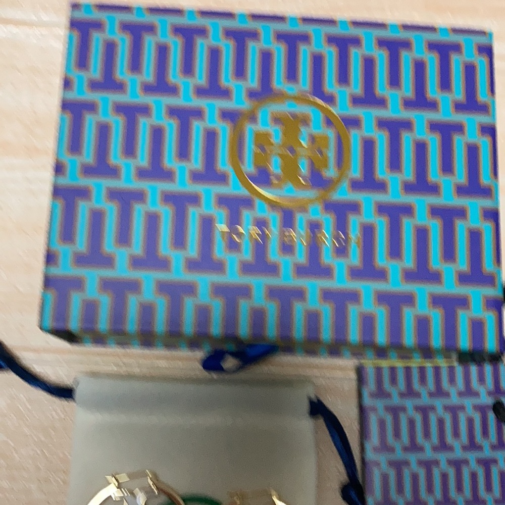 Tory Burch Gold and White Logo Circle Drop Earrings - Picture 3 of 5